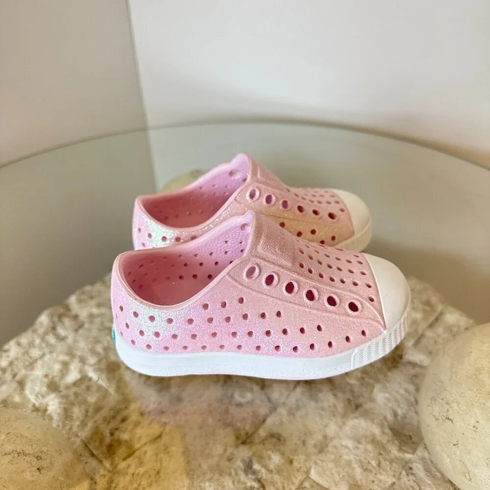 NATIVE Shoes Kids' Jefferson Bling Slip-On Sneaker in Barely Pink Bling/ White